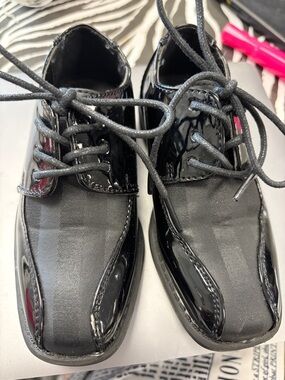 Men’s Black Patent and Textile Lace-Up Oxfords